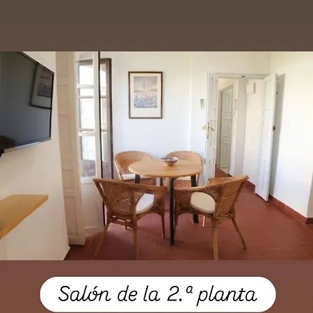아파트 En La Plaza Dona Elvira, 7 *