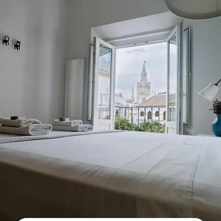 아파트 En La Plaza Dona Elvira, 7 *